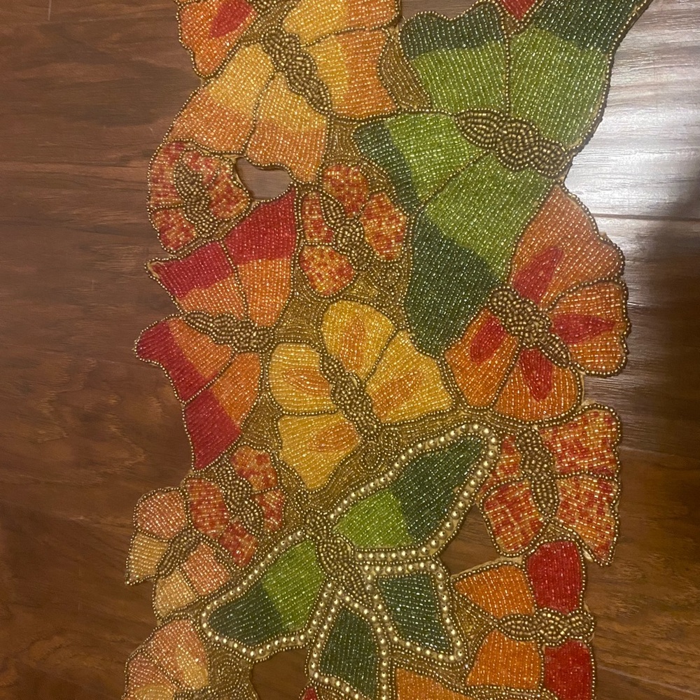 Butterfly Pattern Table Runner - Picture 3 of 4